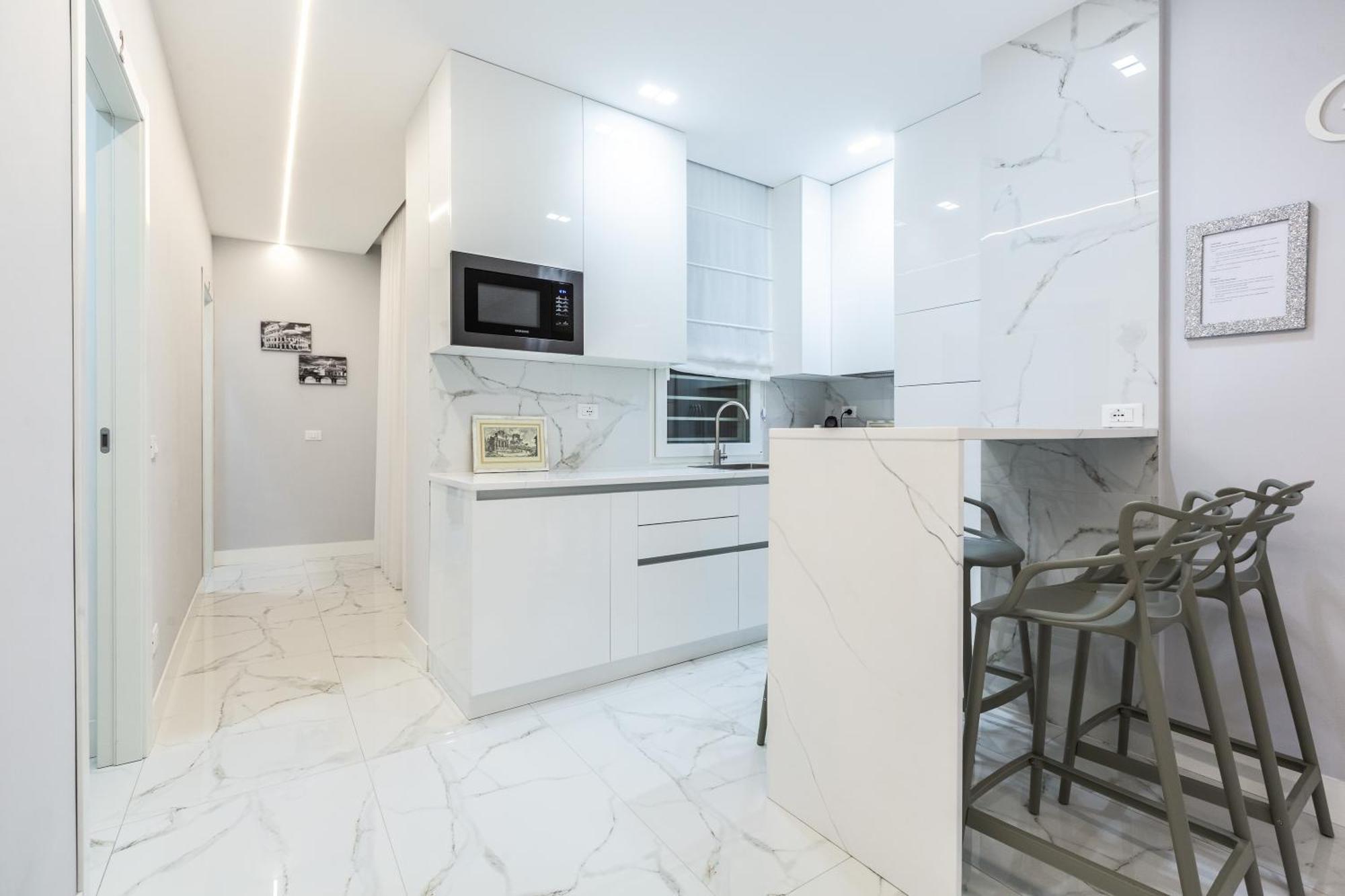 Alissa Suite, Rome